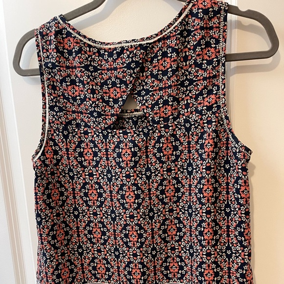 Tank - Picture 3 of 3